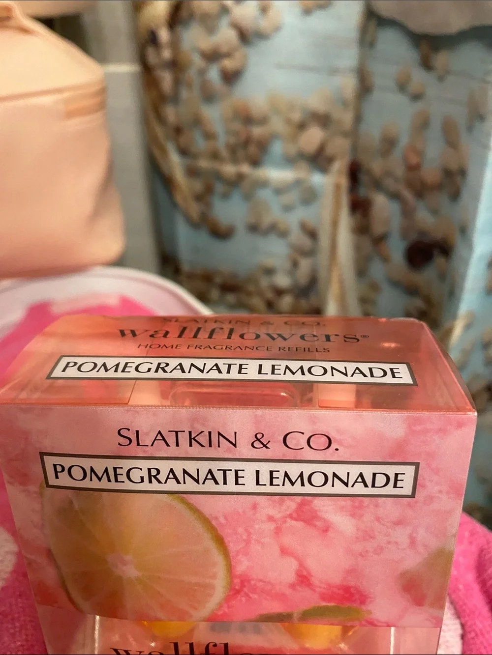 Slatkin & Co. (Bath & Body Works)Pomegranate Lemonade Wallflowers Refill — Pink